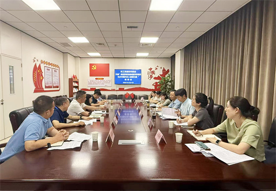 李少平主委率農(nóng)工黨襄陽市委會調(diào)研組蒞臨我院指導醫(yī)共體建設(shè)工作 李少平主委率農(nóng)工黨襄陽市委會調(diào)研組蒞臨我院指導醫(yī)共體建設(shè)工作