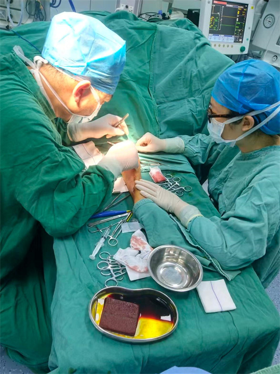 【荊楚網(wǎng)】2.6萬(wàn)透析人次背后的“腎斗士”——訪襄陽(yáng)市第六人民醫(yī)院腎病內(nèi)分泌科